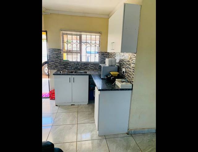 2 BEDROOM HOUSE FOR SALE IN VILLA LIZA